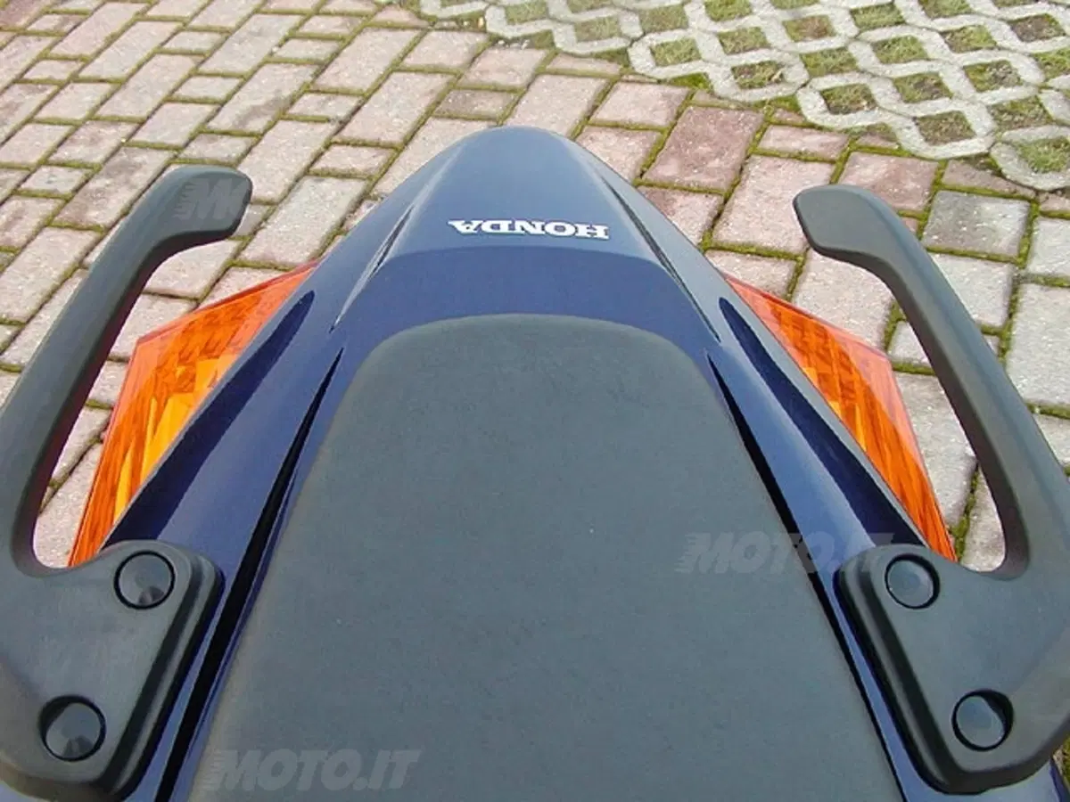 HONDA VFR (9)