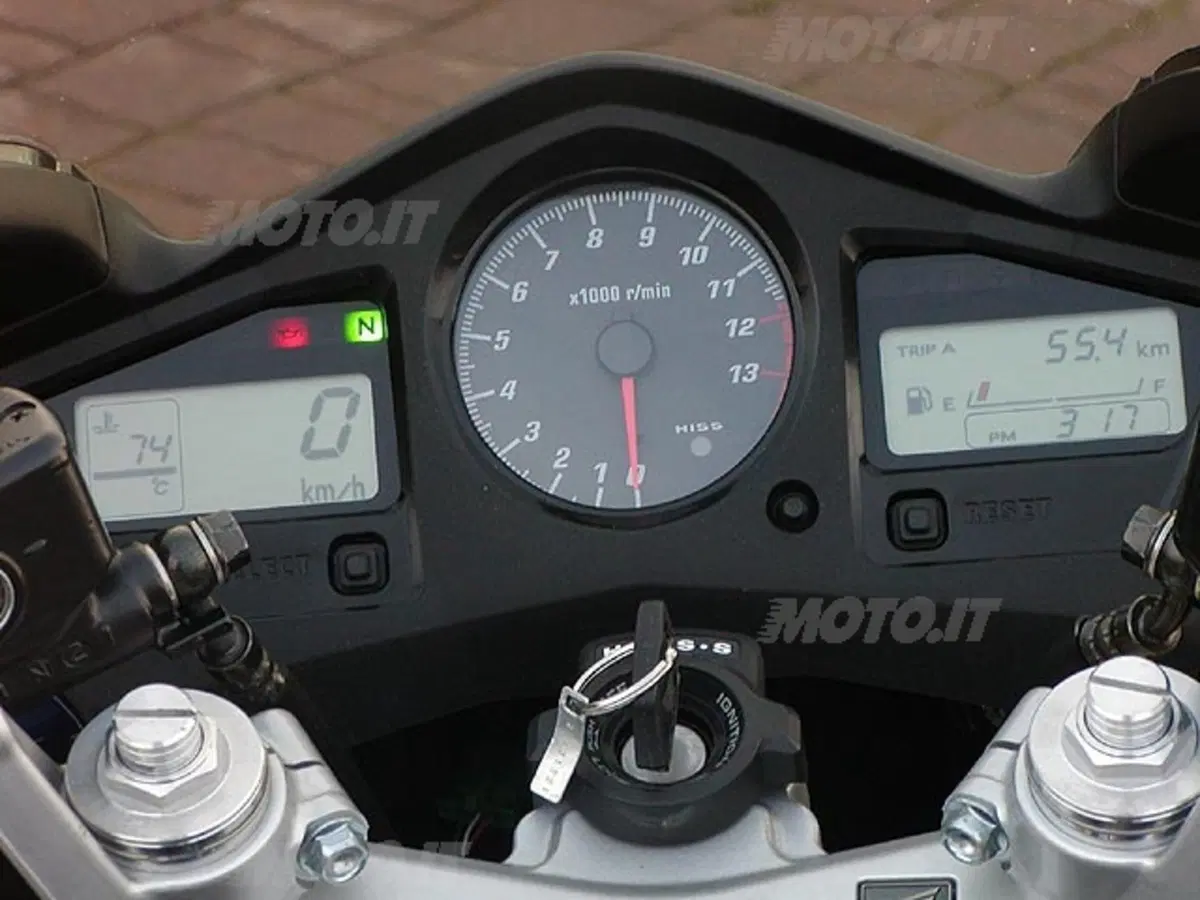 HONDA VFR (13)