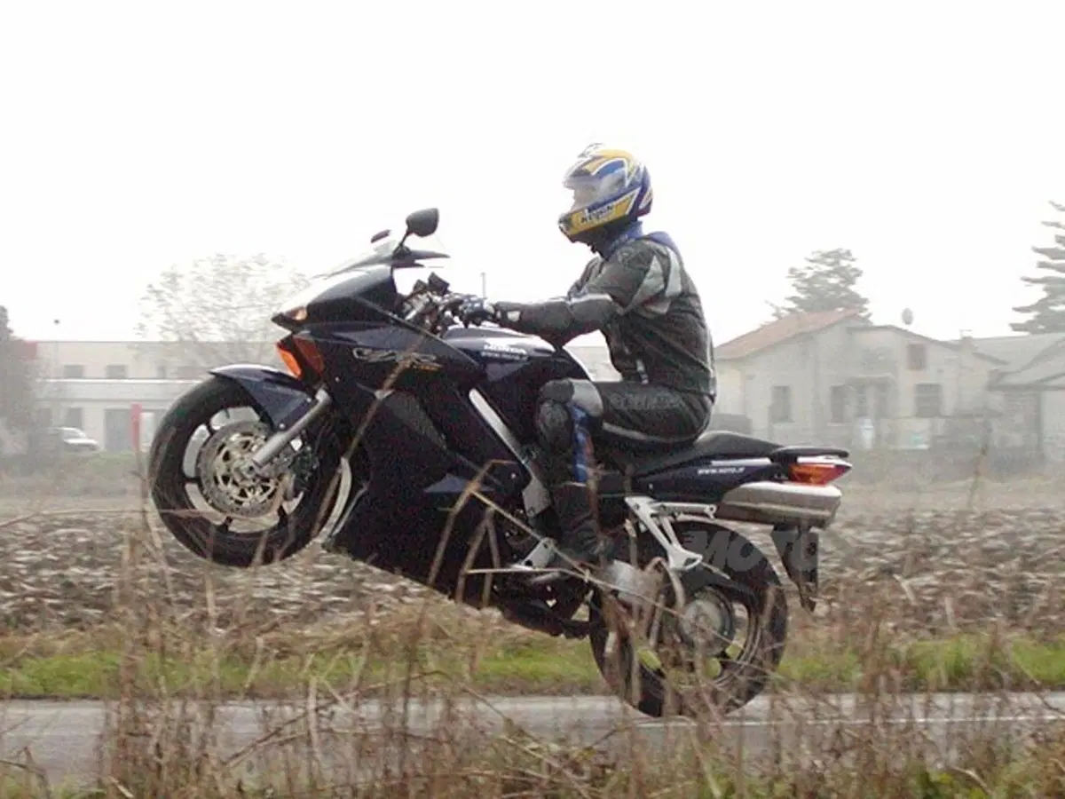 HONDA VFR (16)