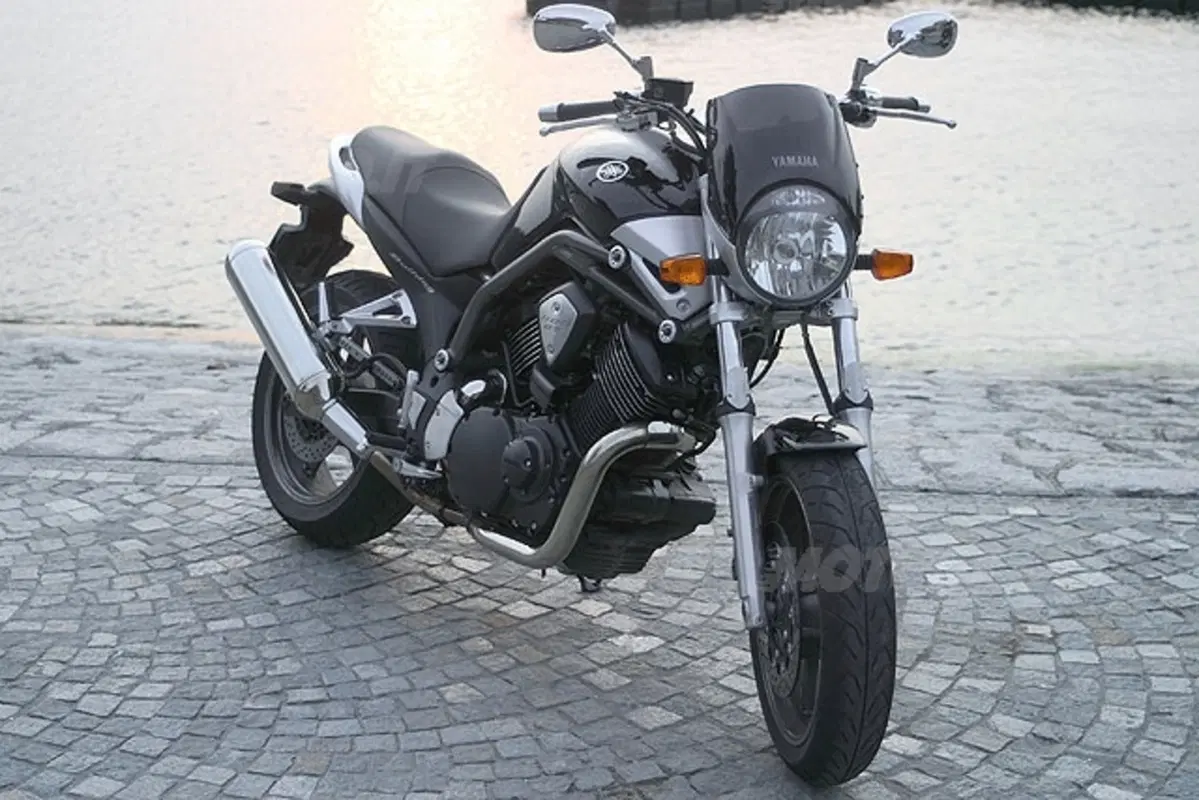 YAMAHA BT 1100 Bulldog