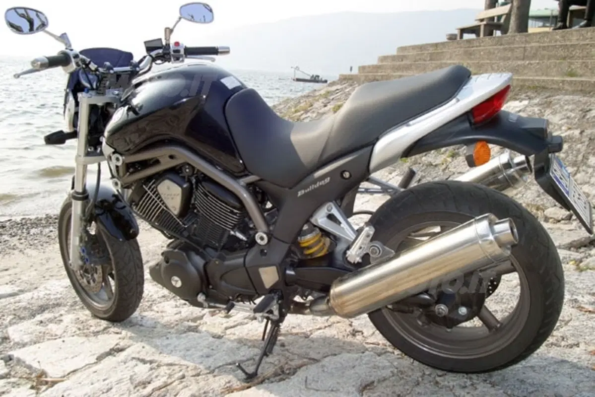 YAMAHA BT 1100 Bulldog (3)
