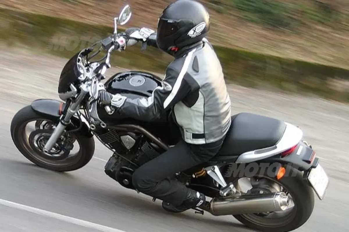 YAMAHA BT 1100 Bulldog (4)