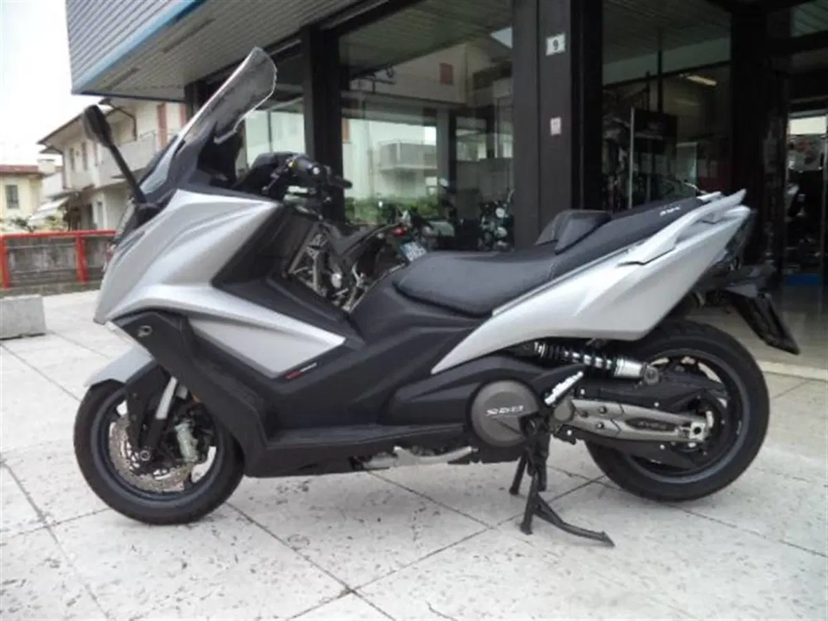 Kymco AK 550 (2017 - 19) (2)