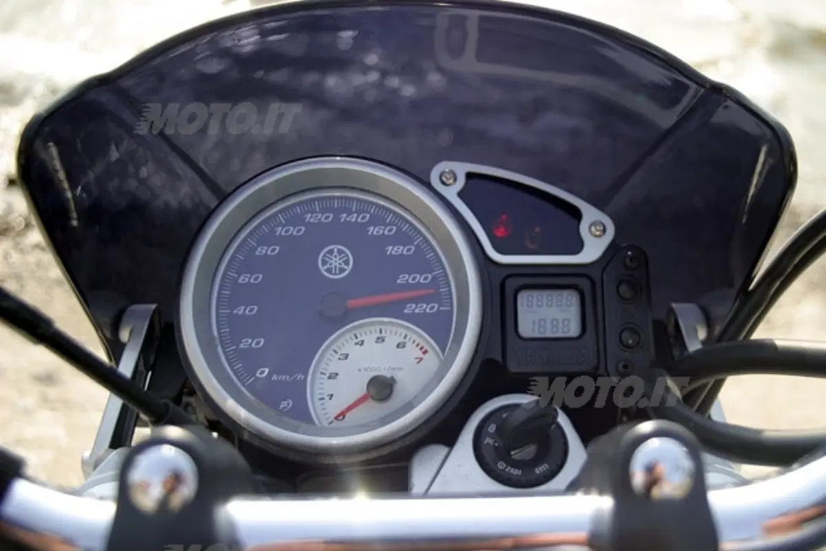 YAMAHA BT 1100 Bulldog (11)