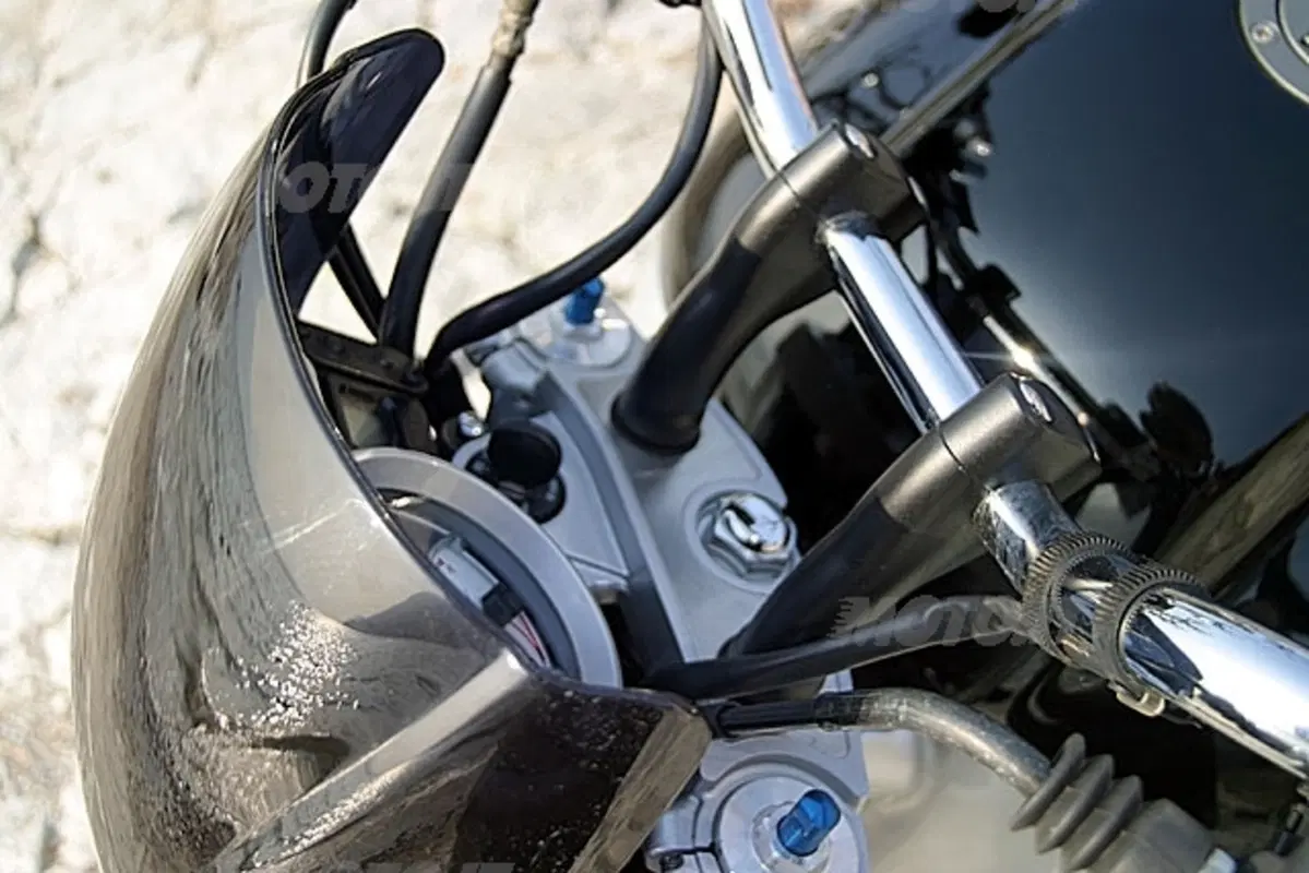 YAMAHA BT 1100 Bulldog (12)