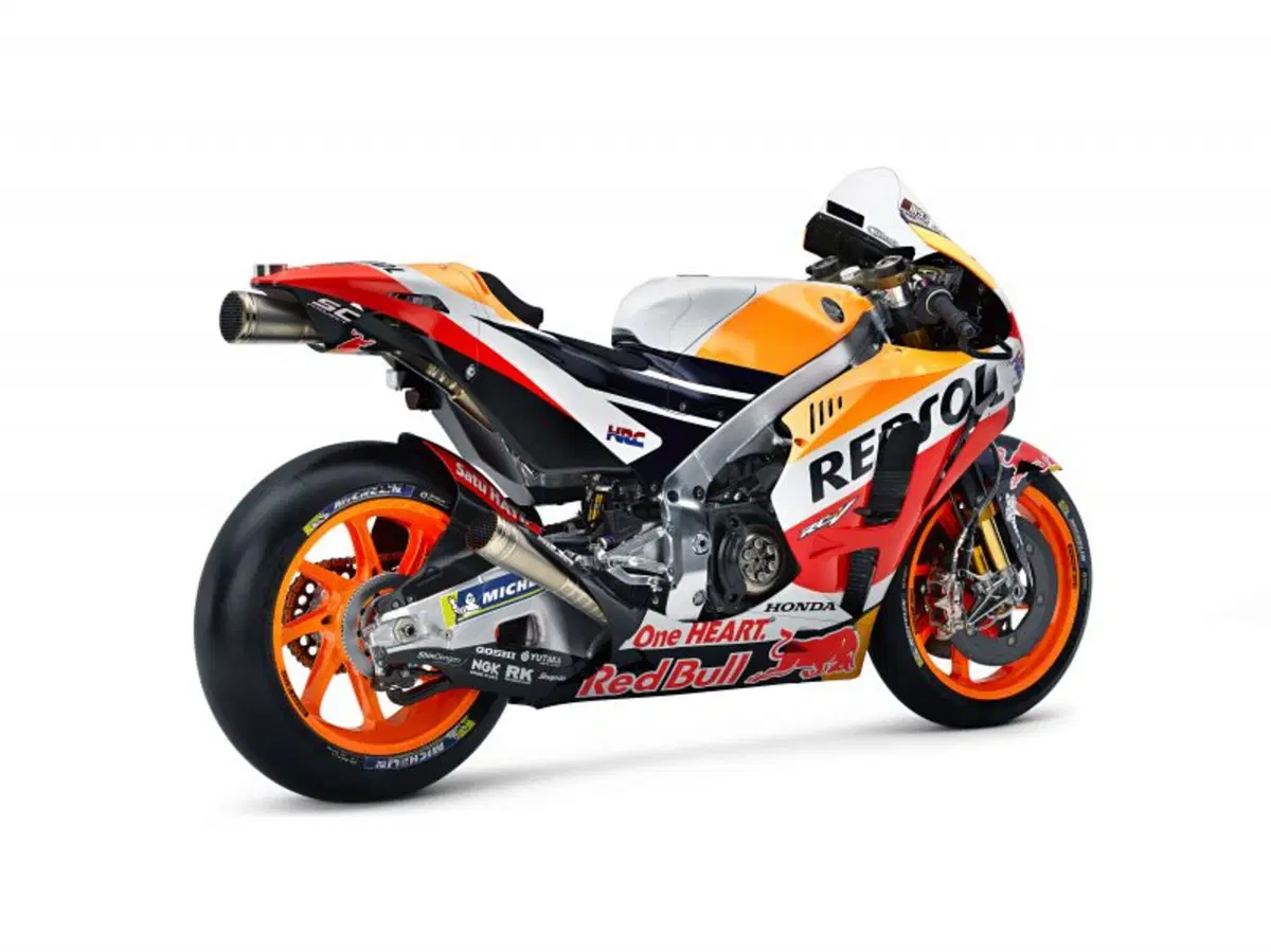 MotoGP. HRC svela le nuove livree 2018 (15)