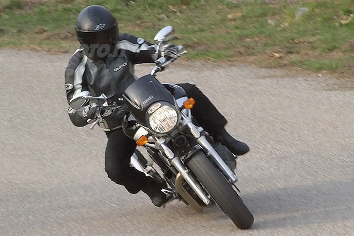 YAMAHA BT 1100 Bulldog (20)