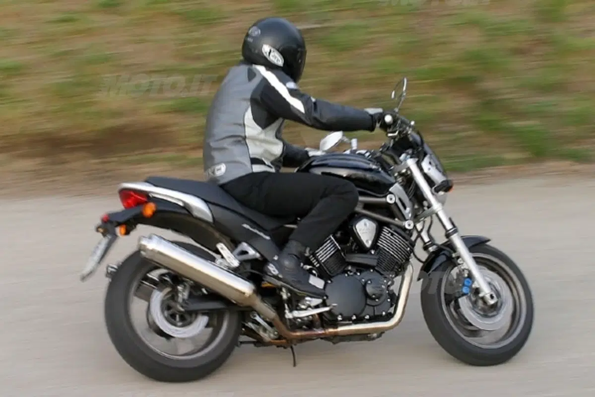 YAMAHA BT 1100 Bulldog (22)