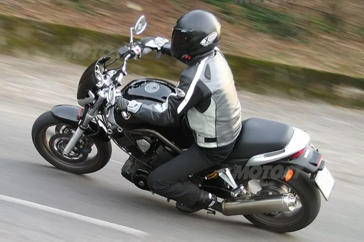 YAMAHA BT 1100 Bulldog (25)
