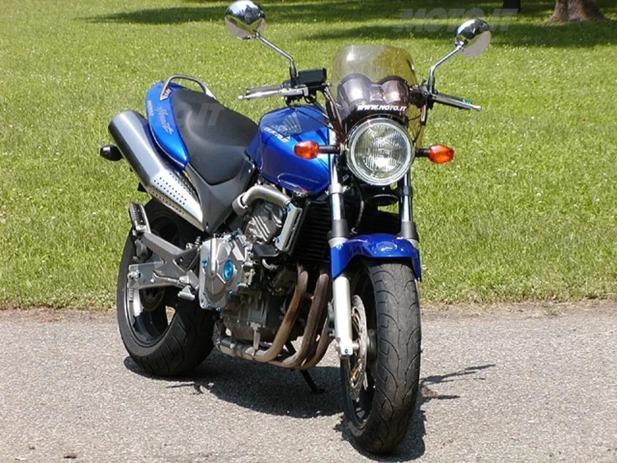 HONDA CB 600 F Hornet (2)
