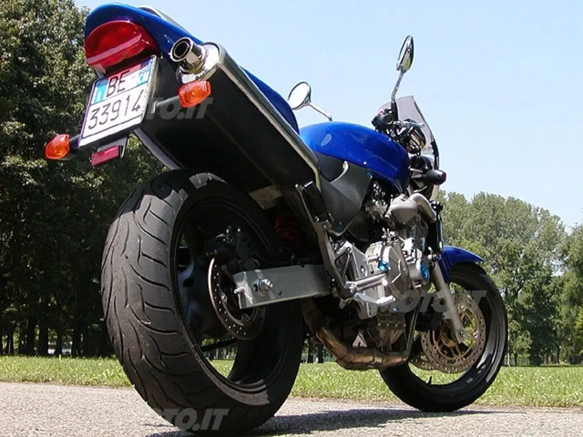 HONDA CB 600 F Hornet (4)