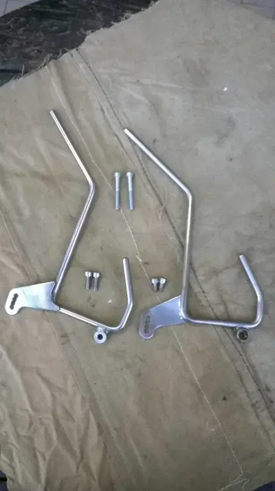 Supporti parabrezza Moto Guzzi