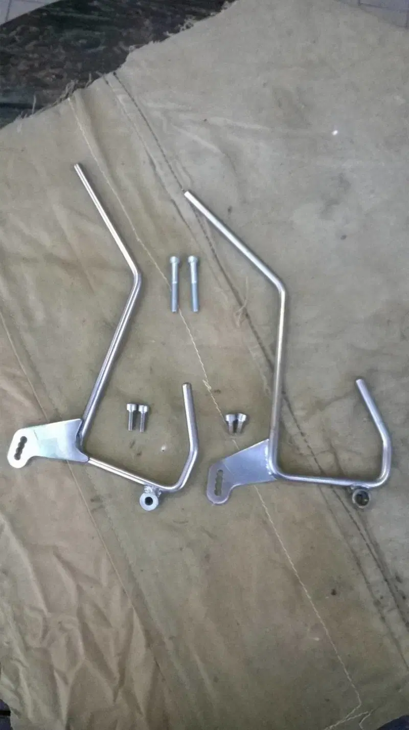 Supporti parabrezza Moto Guzzi