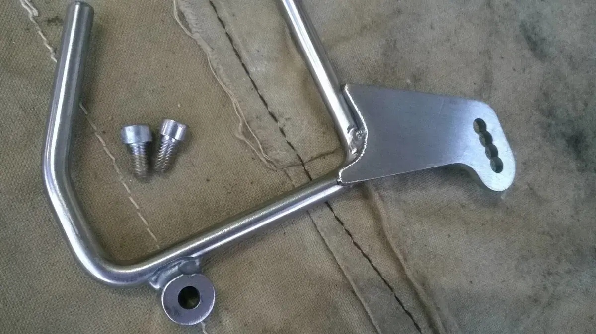 Supporti parabrezza Moto Guzzi (3)