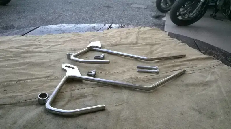 Supporti parabrezza Moto Guzzi (6)