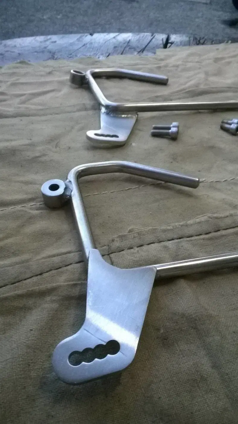 Supporti parabrezza Moto Guzzi (7)