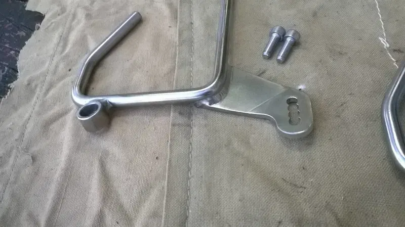 Supporti parabrezza Moto Guzzi (4)