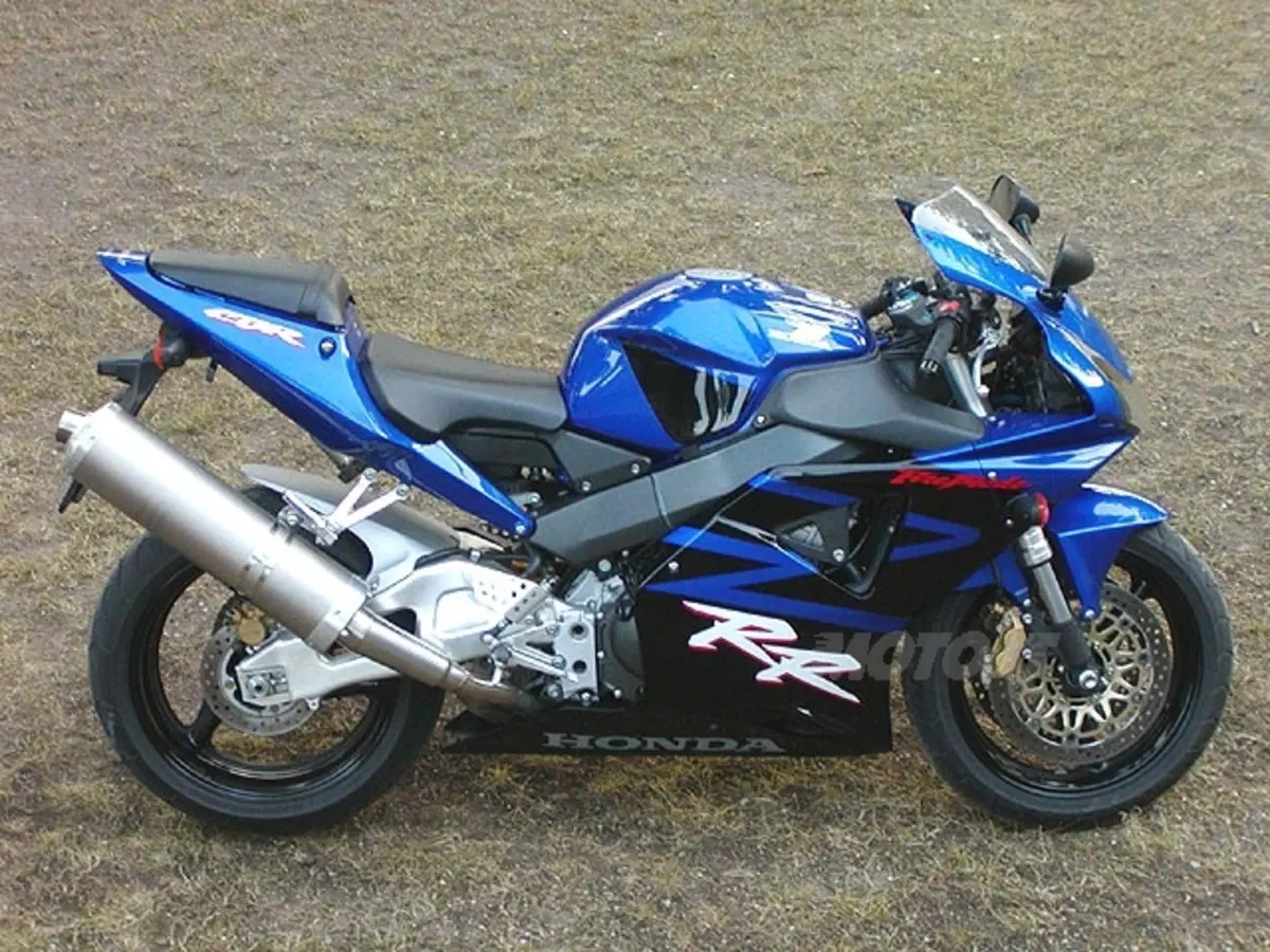 HONDA CBR 900 RR (2)