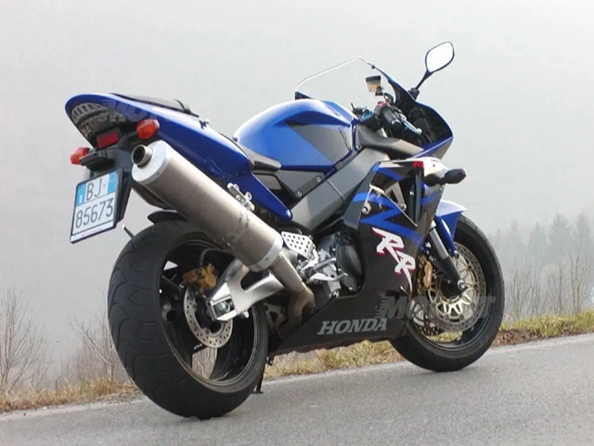 HONDA CBR 900 RR (3)