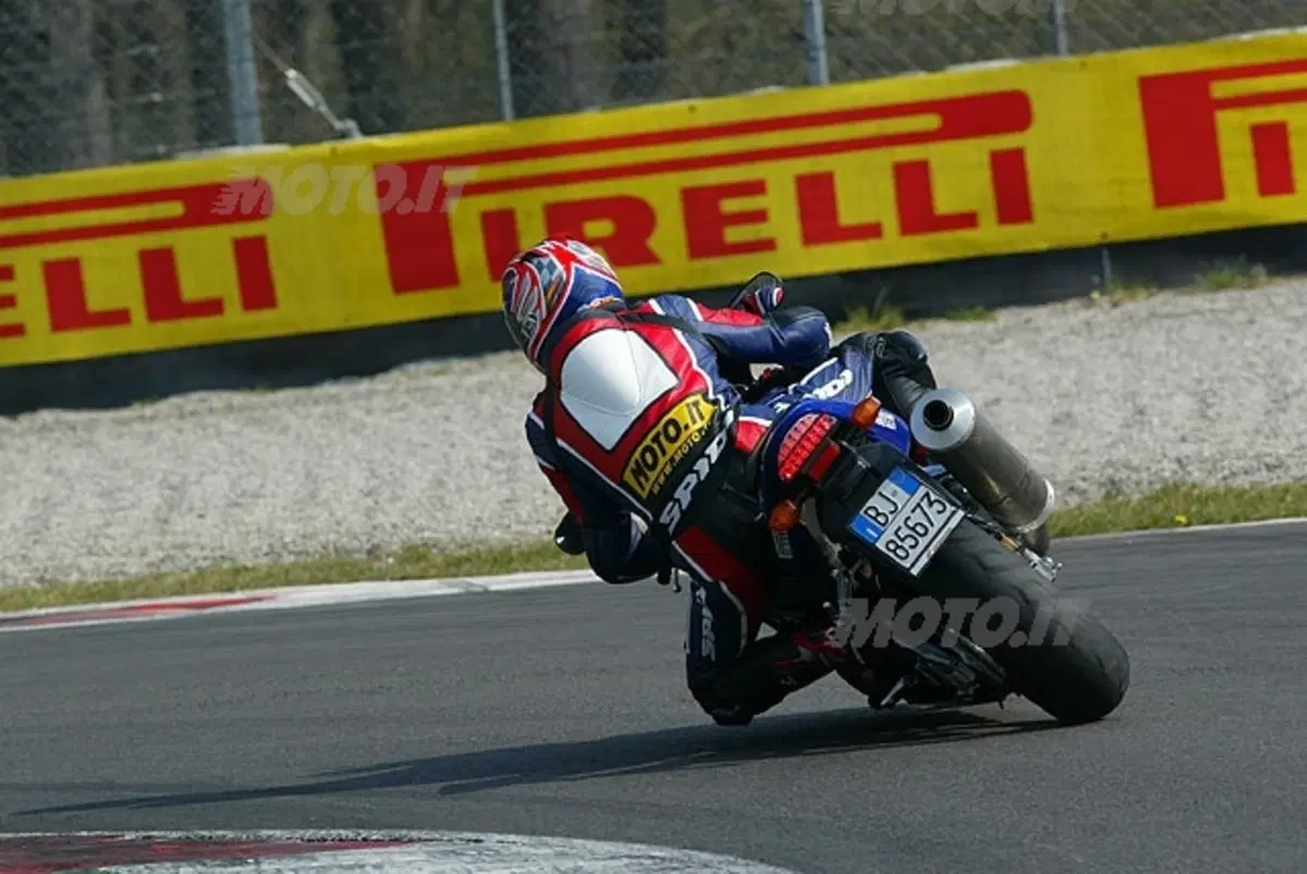 HONDA CBR 900 RR (13)