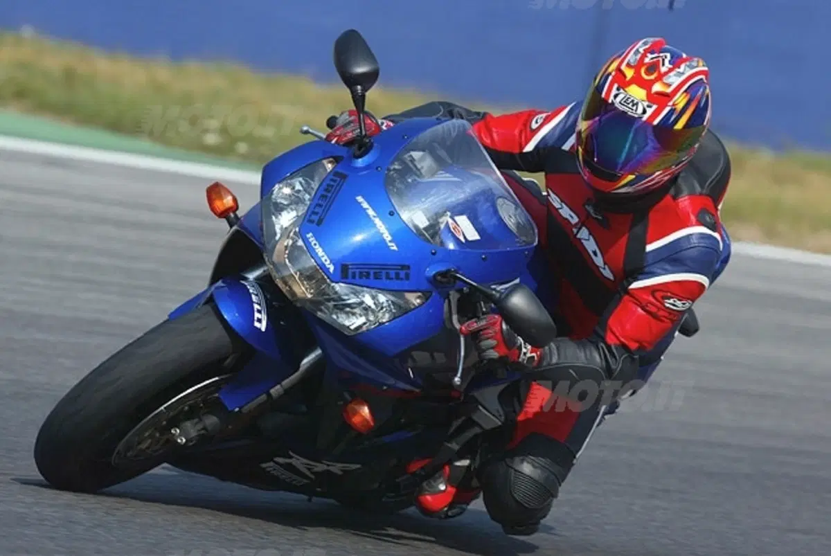 HONDA CBR 900 RR (14)