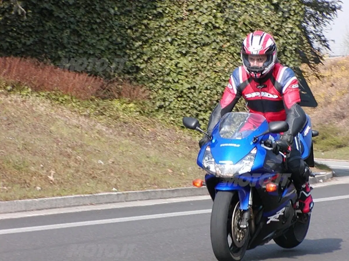 HONDA CBR 900 RR (21)