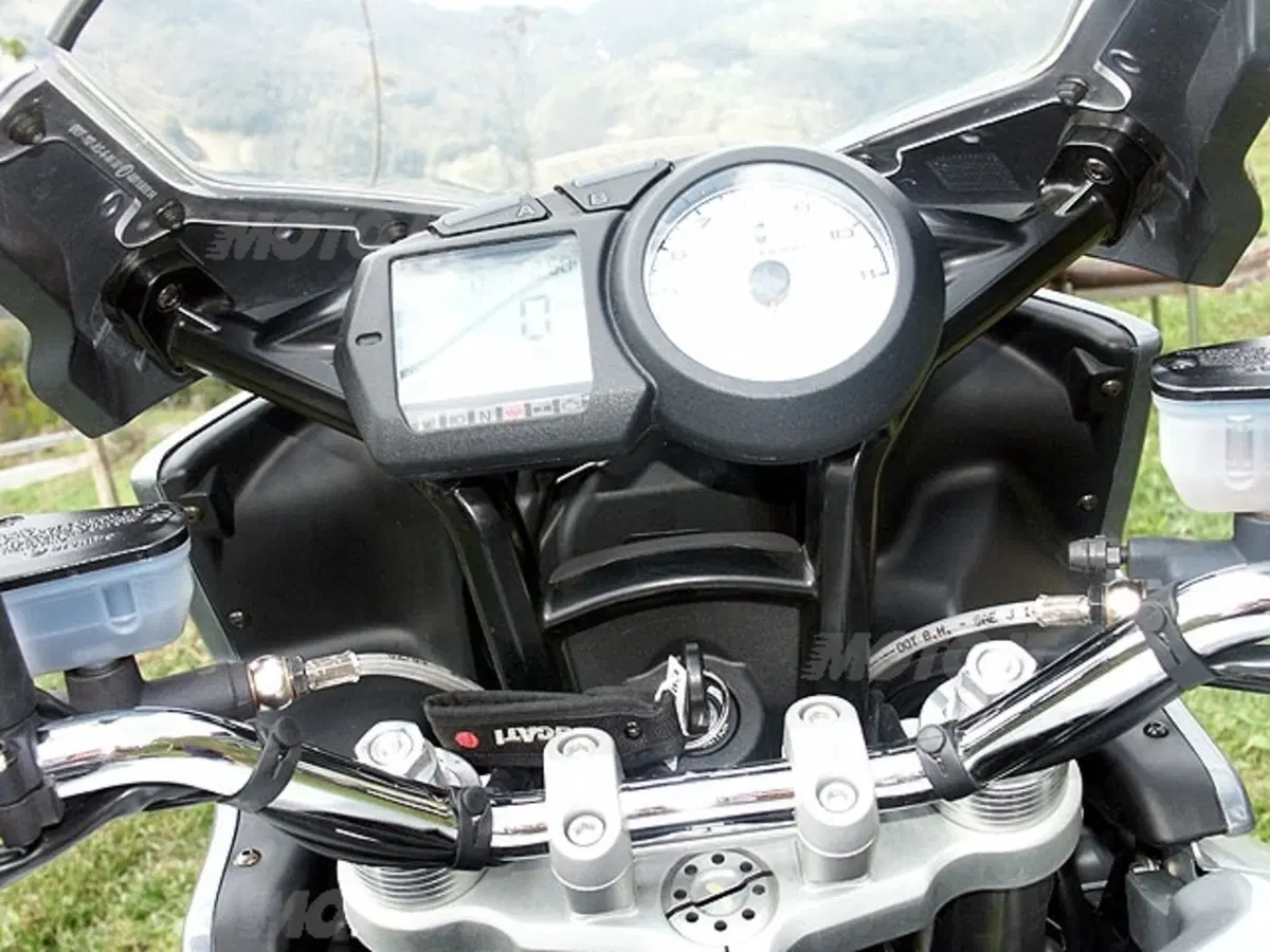 DUCATI Multistrada 1000 DS (11)