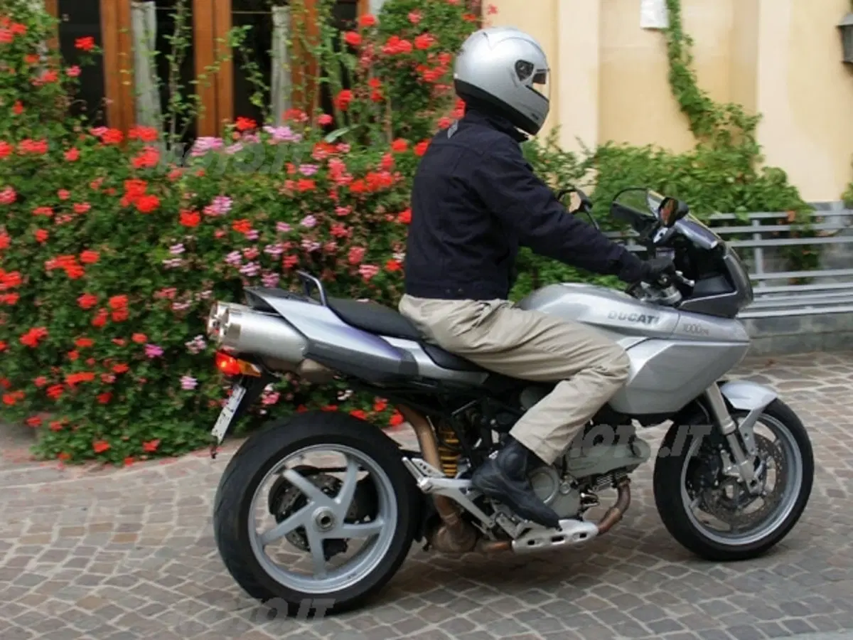 DUCATI Multistrada 1000 DS (22)
