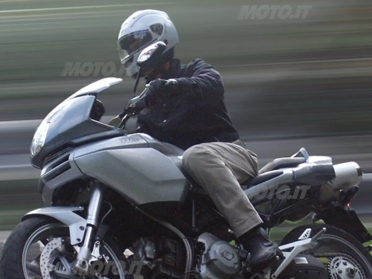 DUCATI Multistrada 1000 DS (24)