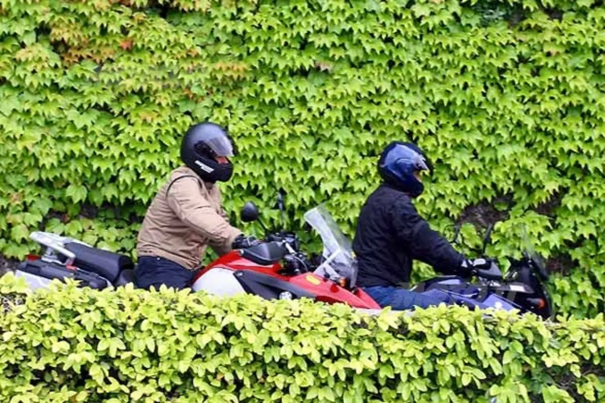 BMW R1200 GS e SUZUKI V-Strom 1000 (2)