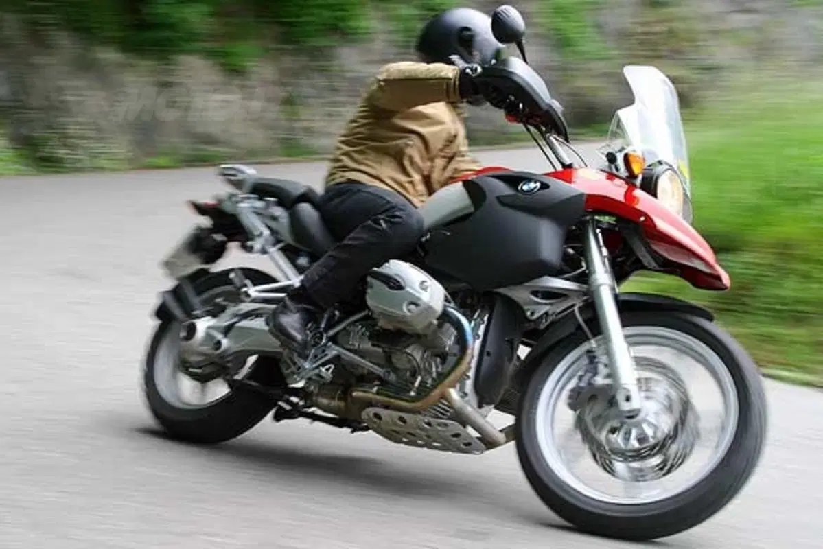BMW R1200 GS e SUZUKI V-Strom 1000 (4)