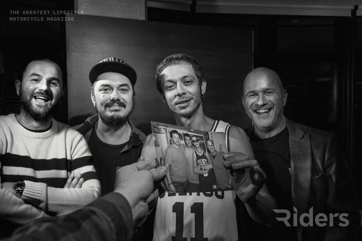 Riders dedica un numero monografico a Valentino Rossi (4)