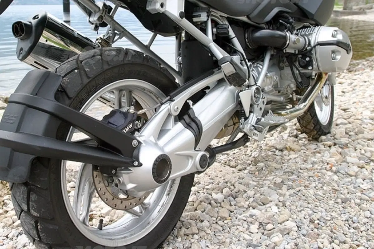 BMW R1200 GS e SUZUKI V-Strom 1000 (9)