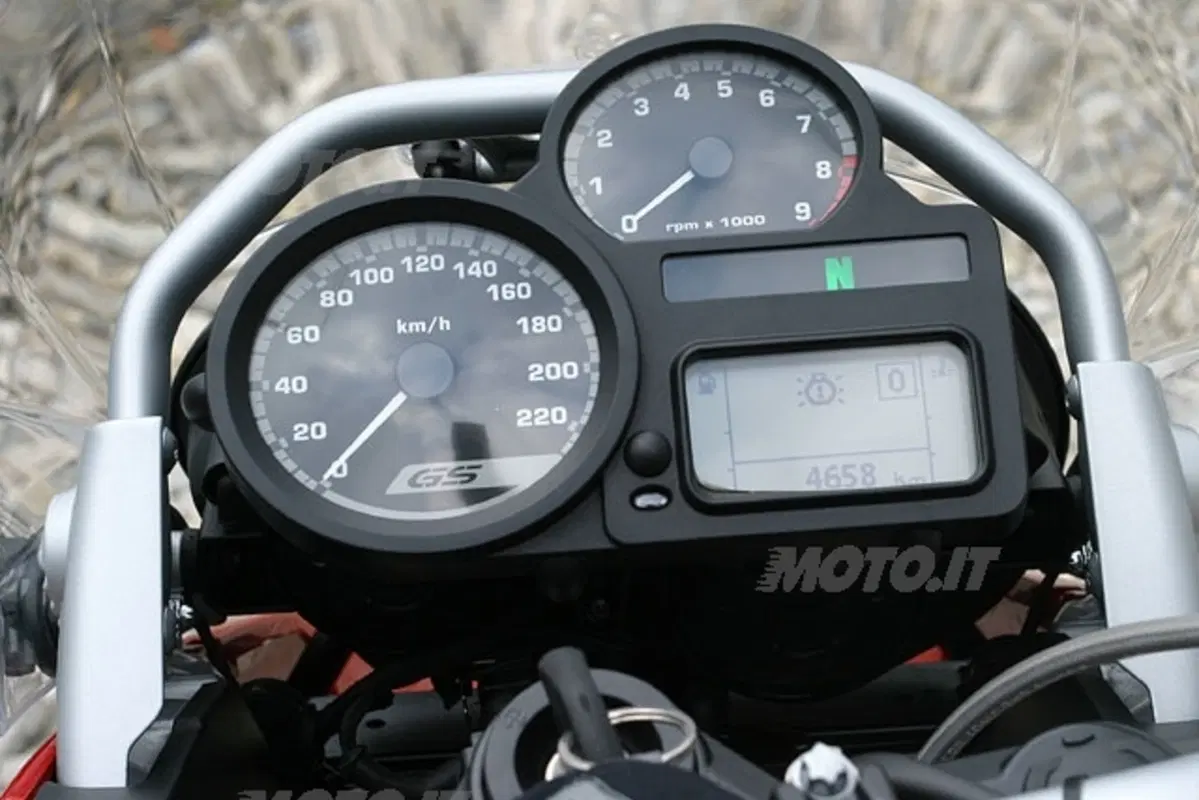 BMW R1200 GS e SUZUKI V-Strom 1000 (10)
