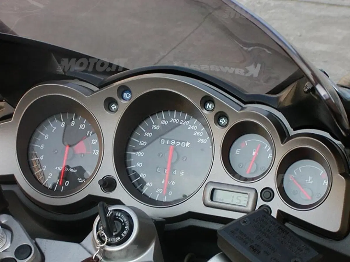 KAWASAKI ZZR 1200 e 600 (9)