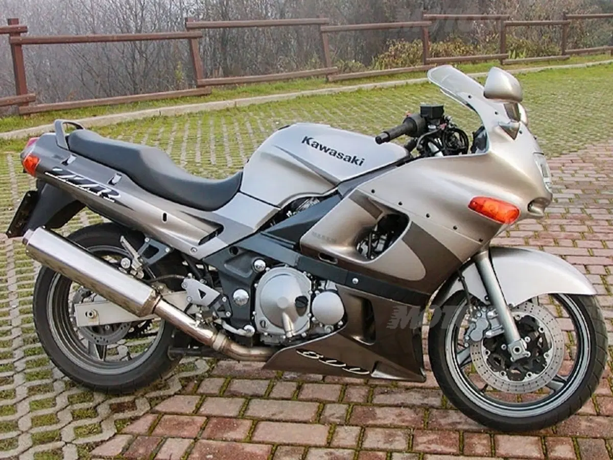 KAWASAKI ZZR 1200 e 600 (13)