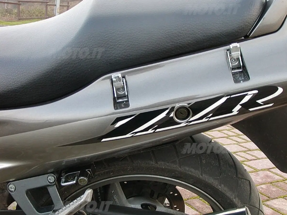 KAWASAKI ZZR 1200 e 600 (18)