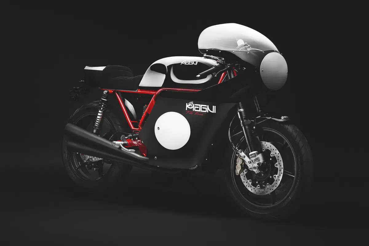 Magni “FiloRosso”. La MV 800 diventa “Black Edition” (2)