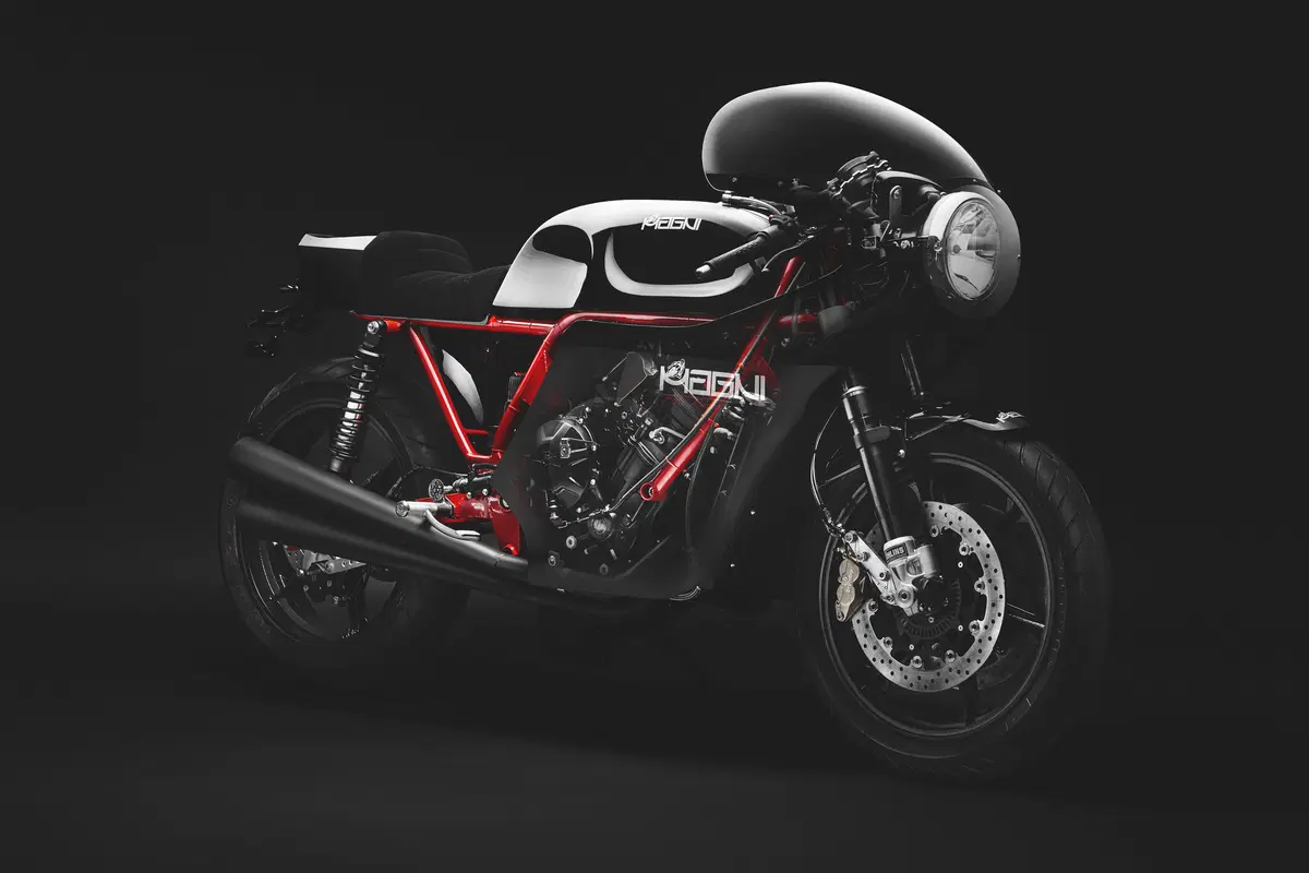 Magni “FiloRosso”. La MV 800 diventa “Black Edition” (3)