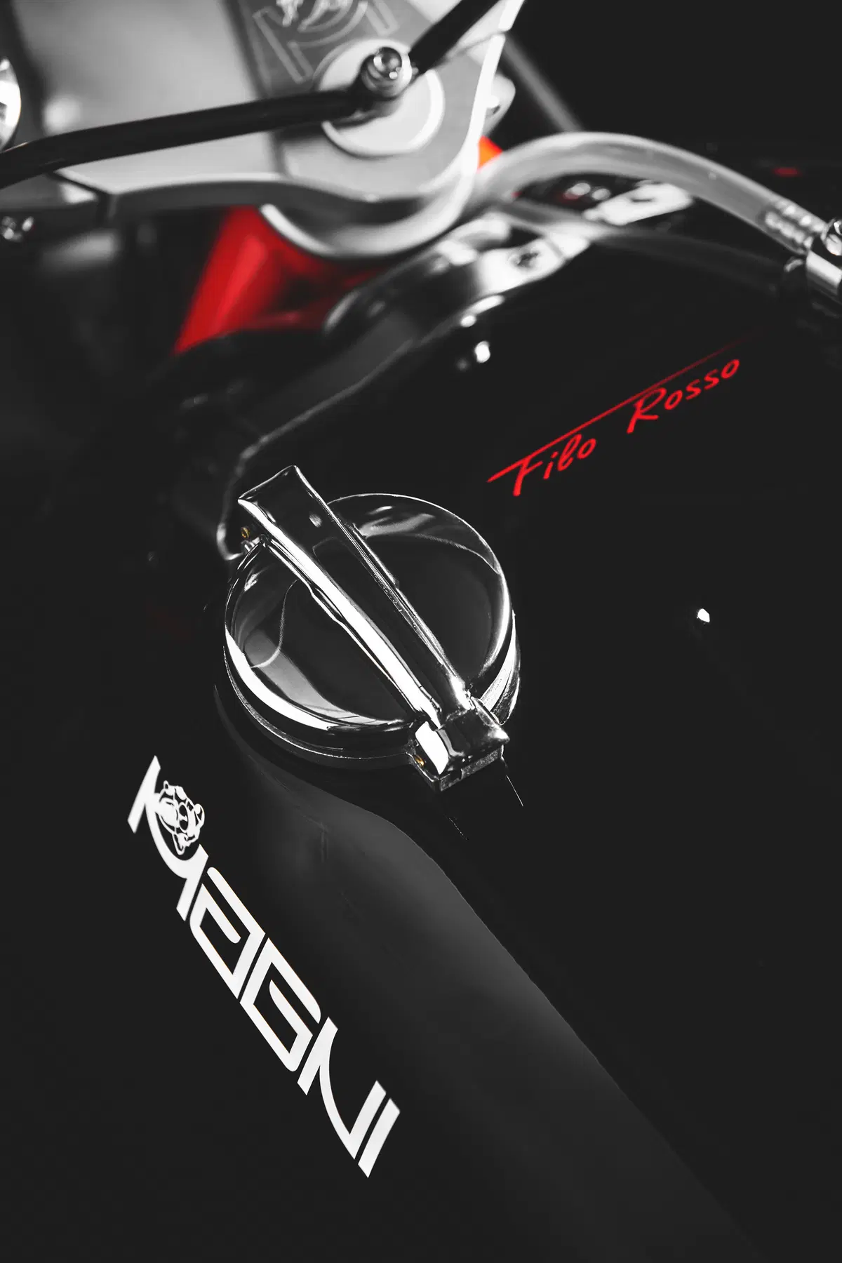 Magni “FiloRosso”. La MV 800 diventa “Black Edition” (7)