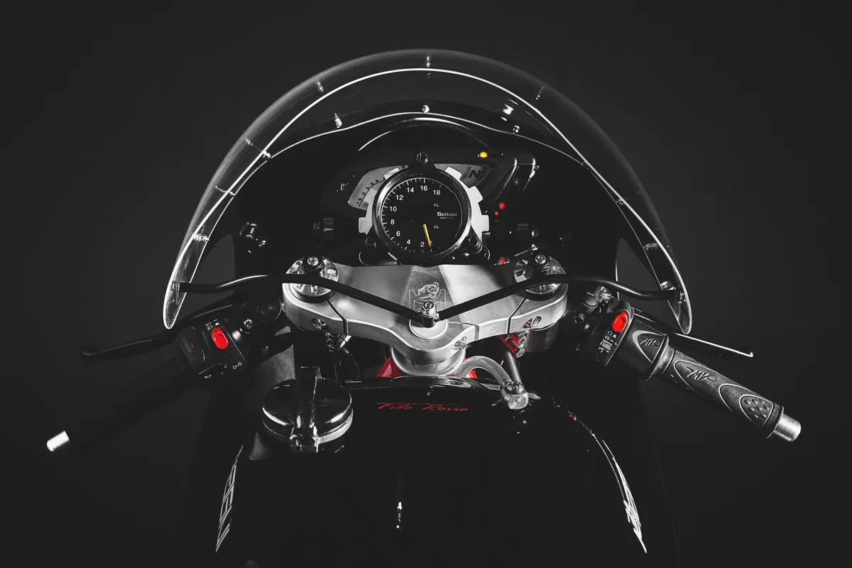 Magni “FiloRosso”. La MV 800 diventa “Black Edition” (5)