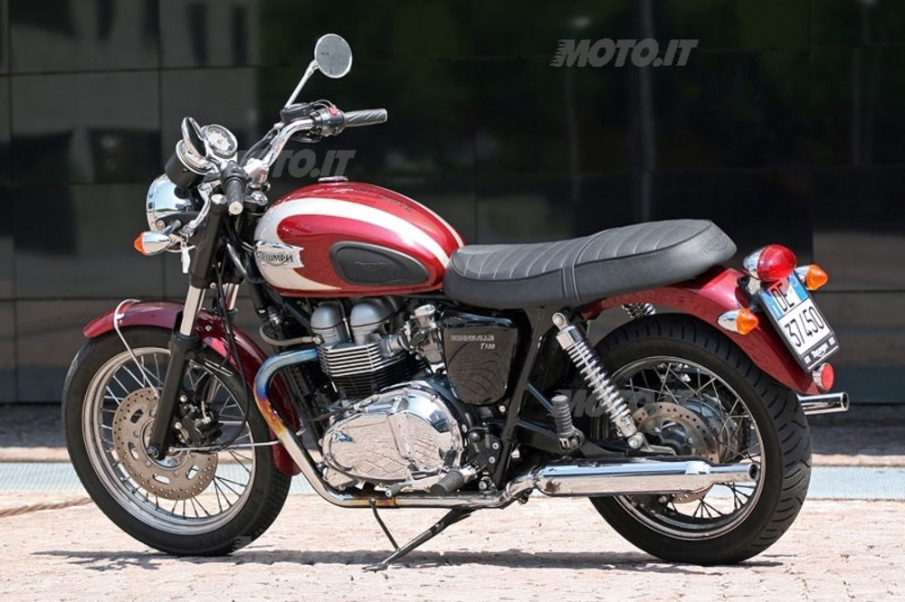 TRIUMPH Bonneville T100