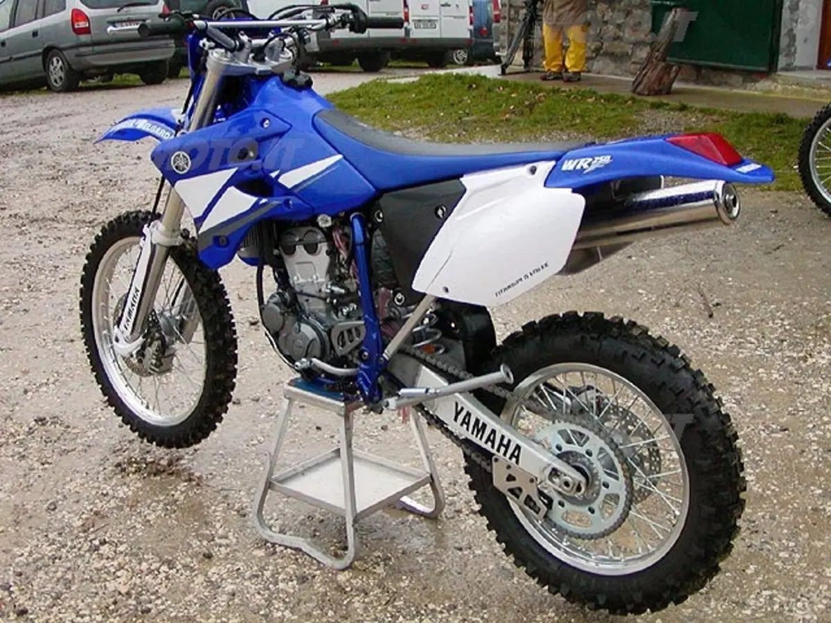 YAMAHA WR 250 F (4)