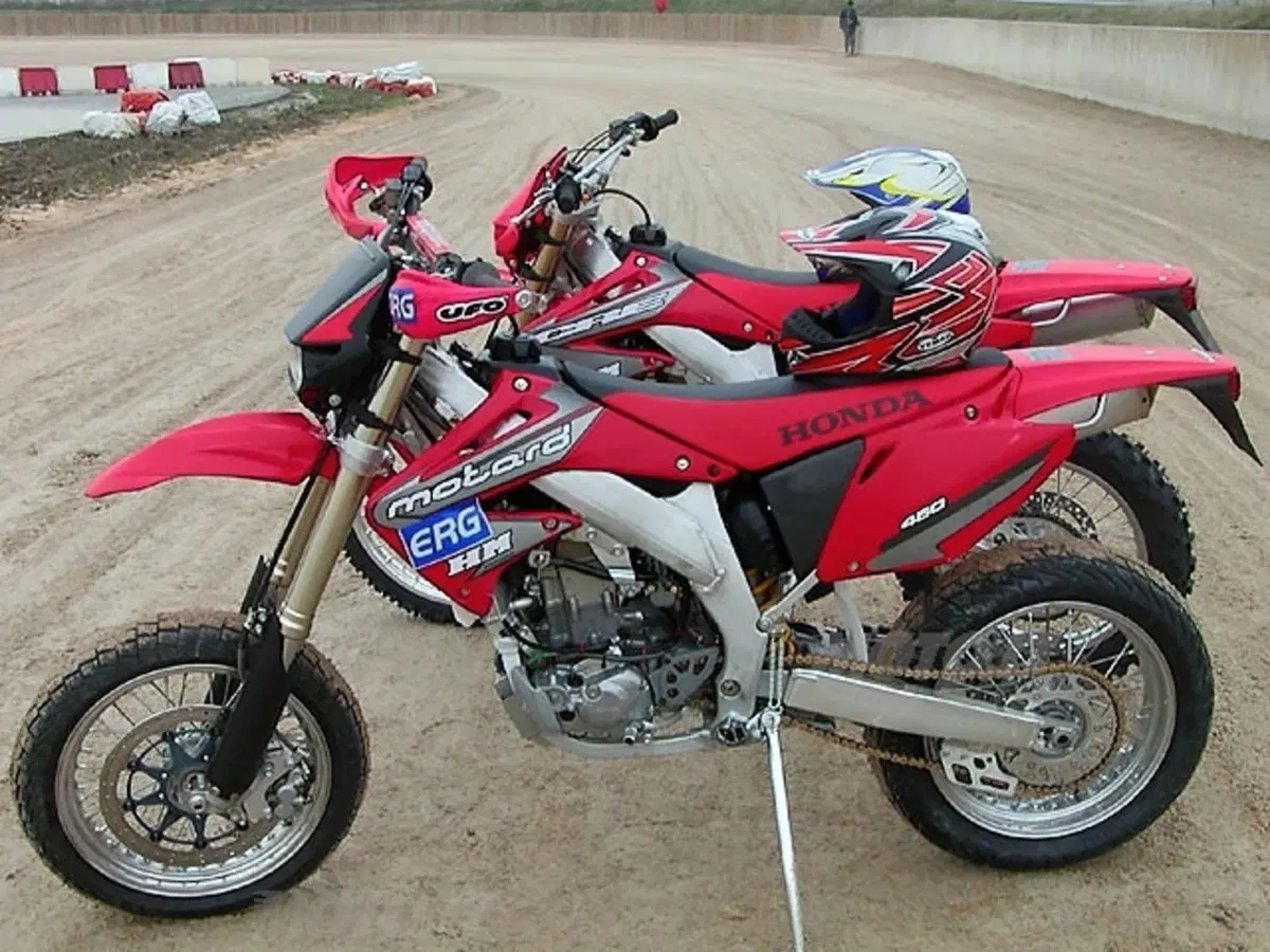 HONDA HM (3)