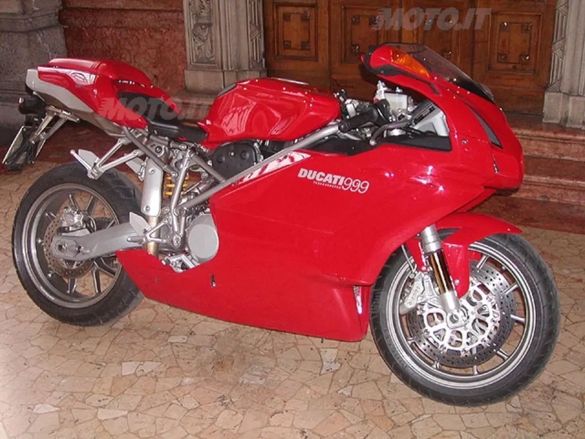 DUCATI 999 (2)