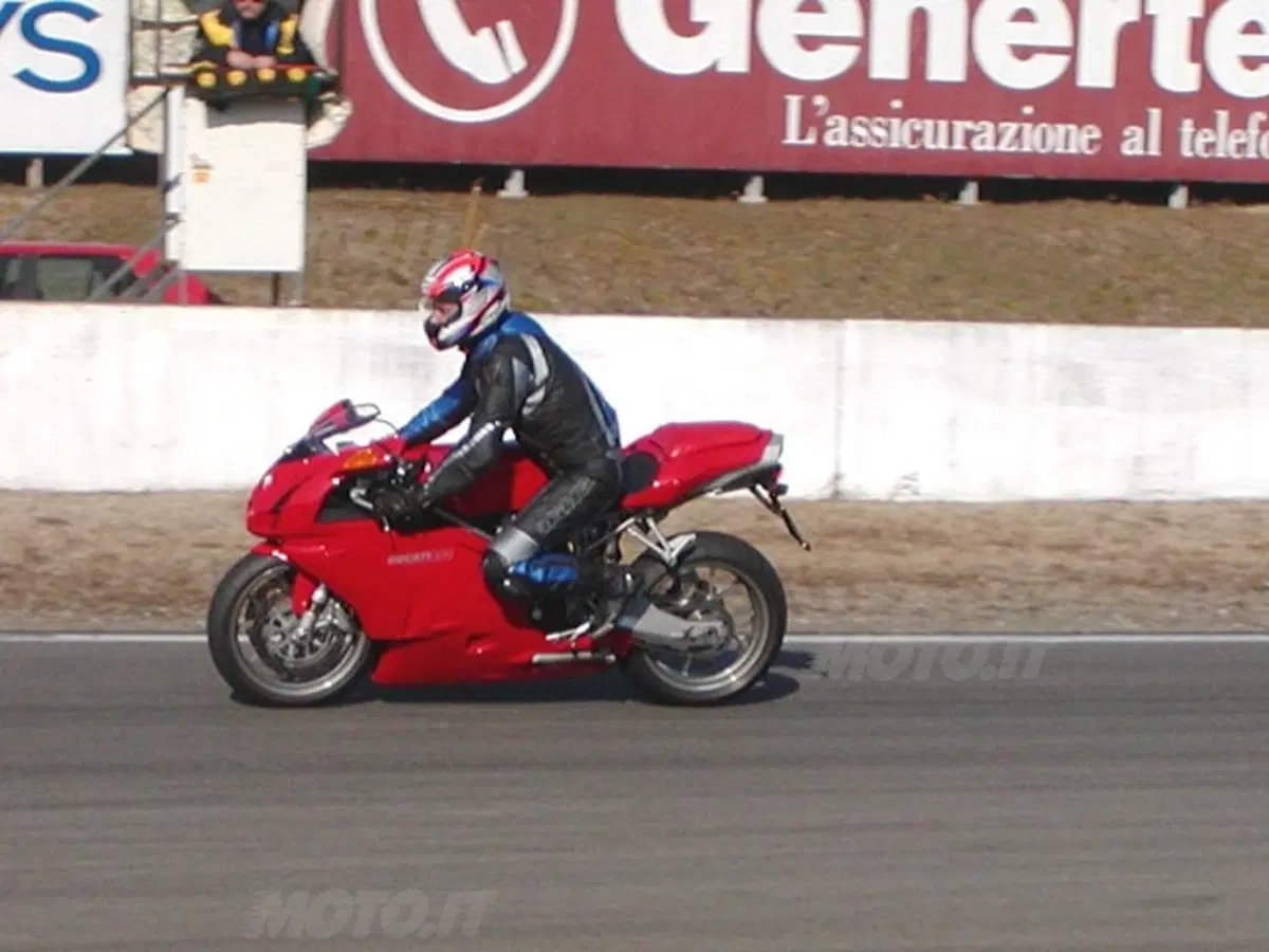 DUCATI 999 (9)
