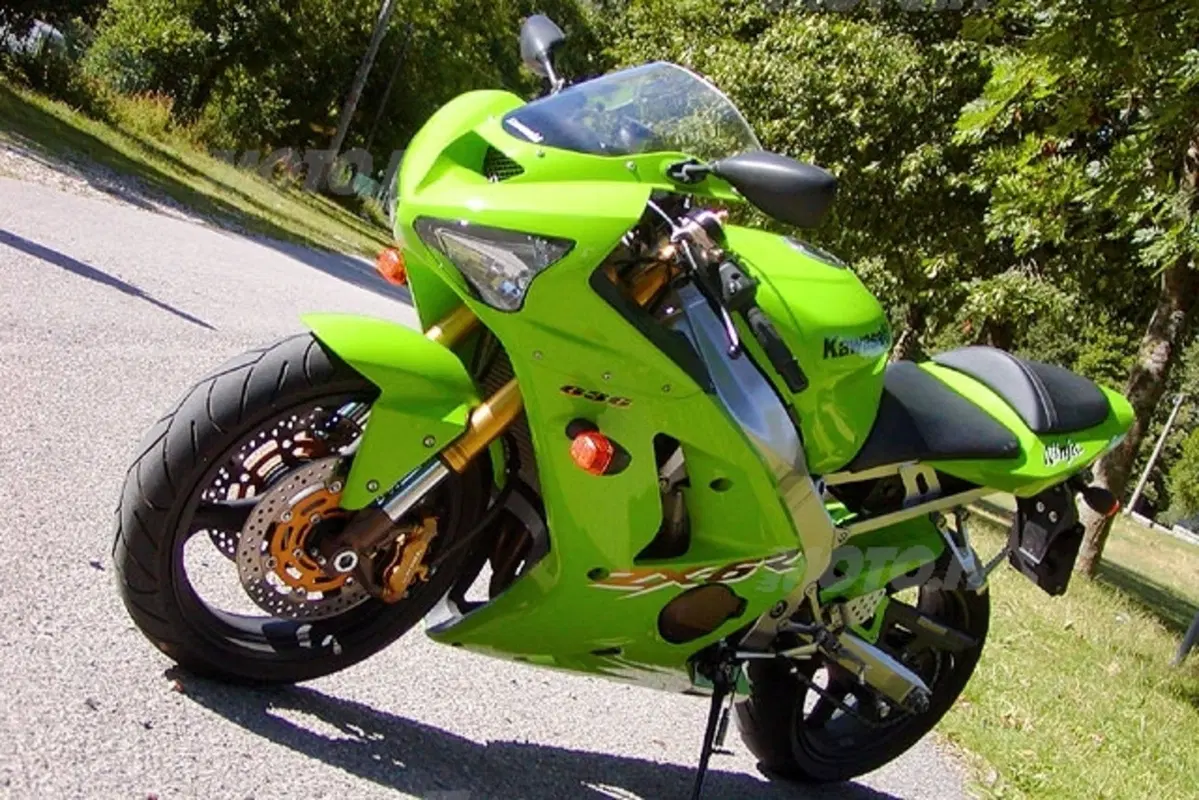 KAWASAKI Ninja 636 ZX-6R (3)