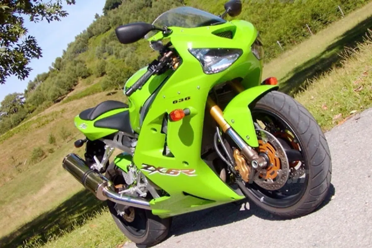 KAWASAKI Ninja 636 ZX-6R (5)