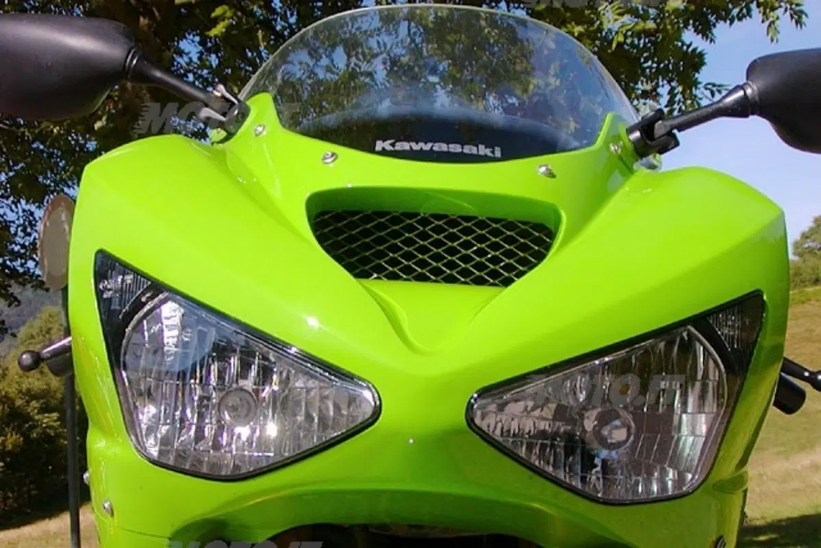 KAWASAKI Ninja 636 ZX-6R (7)