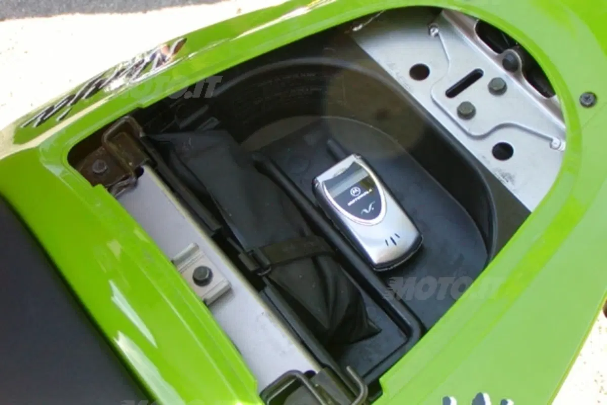 KAWASAKI Ninja 636 ZX-6R (10)